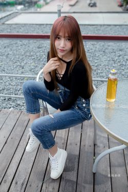 使劲揉着她的大胸视频